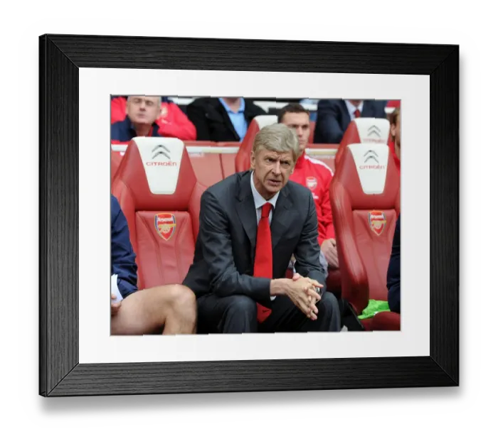 Framed Print : Arsene Wenger and Arsenal Face Stoke City in the Premier League (2013-14) Framed Print : Arsene Wenger and Arsenal Face Stoke City in the Premier League (2013-14)