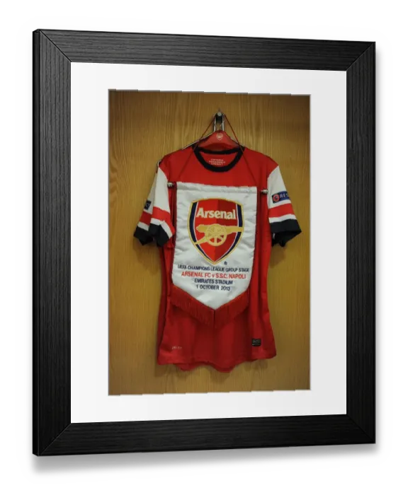 Framed Print : Arsenal v Napoli UEFA Champions League: Match Pennant in Arsenal Changing Room (2013-14) Framed Print : Arsenal v Napoli UEFA Champions League: Match Pennant in Arsenal Changing Room (2013-14)
