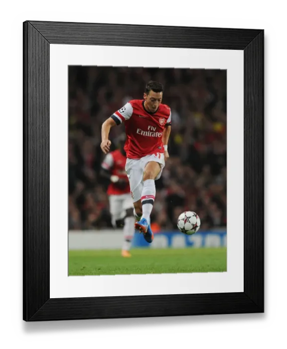 Framed Print : Mesut Ozil in Action: Arsenal vs SSC Napoli, UEFA Champions League, 2013 Framed Print : Mesut Ozil in Action: Arsenal vs SSC Napoli, UEFA Champions League, 2013