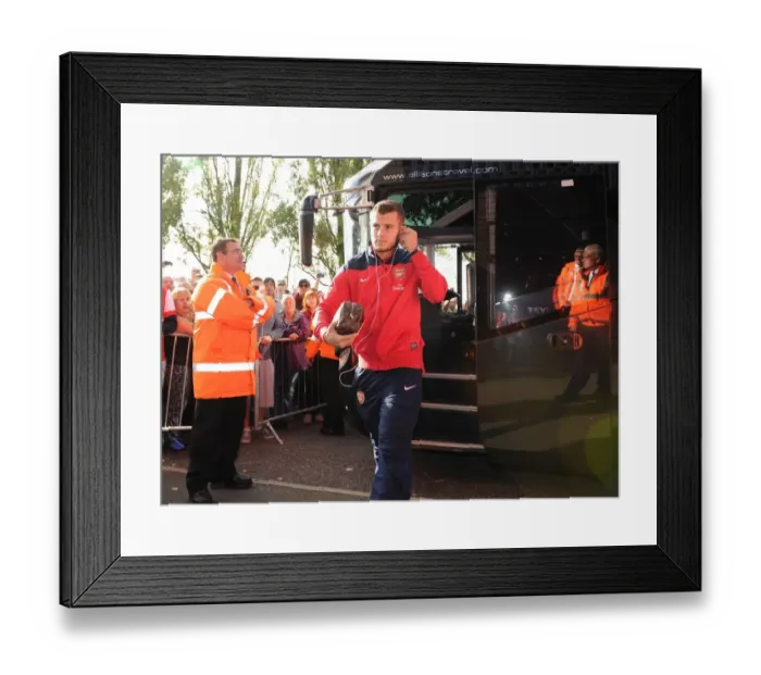 Framed Print : Jack Wilshere's Arsenal Arrival: West Bromwich Albion vs Arsenal (2013-14)
