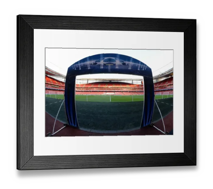 Framed Print : Arsenal vs Borussia Dortmund: Emirates Stadium, UEFA Champions League (2013-14)