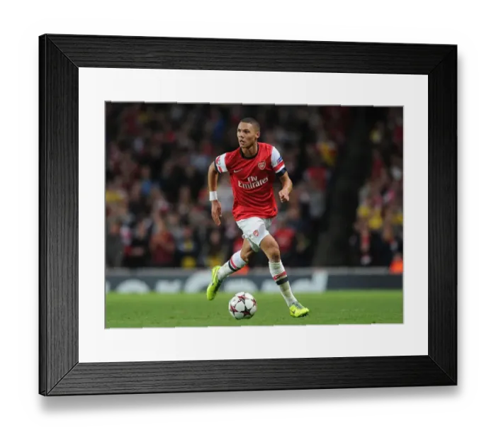 Framed Print : Kieran Gibbs: Arsenal's Tenacious Defender in Action