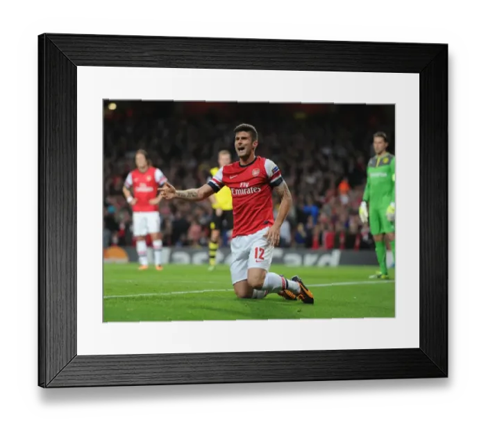 Framed Print : Olivier Giroud: Arsenal Striker in Action