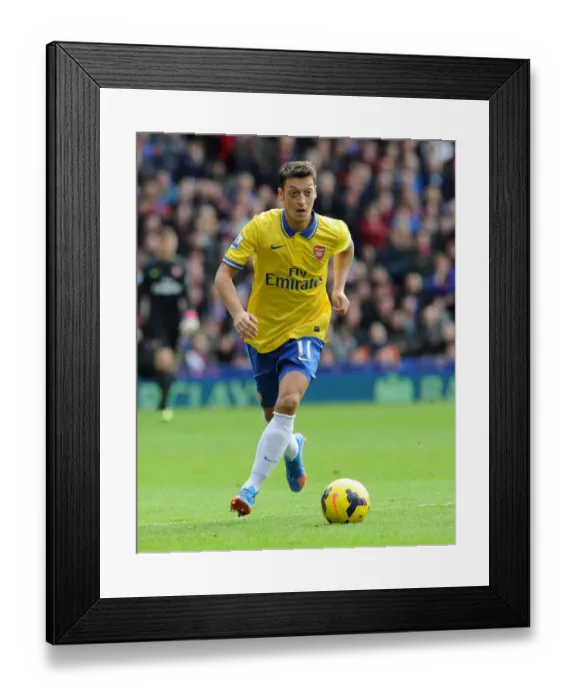 Framed Print : Mesut Ozil in Action: Crystal Palace vs Arsenal, Premier League 2013-14