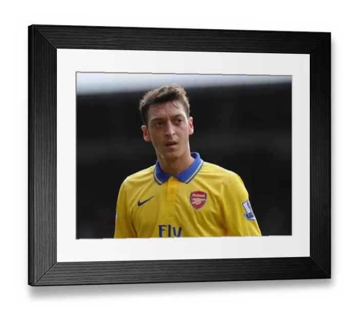Framed Print : Mesut Ozil in Action: Crystal Palace vs Arsenal, Premier League 2013-14 Framed Print : Mesut Ozil in Action: Crystal Palace vs Arsenal, Premier League 2013-14