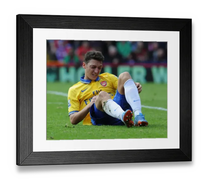 Framed Print : Mesut Ozil in Action: Crystal Palace vs. Arsenal, Premier League 2013-14 Framed Print : Mesut Ozil in Action: Crystal Palace vs. Arsenal, Premier League 2013-14