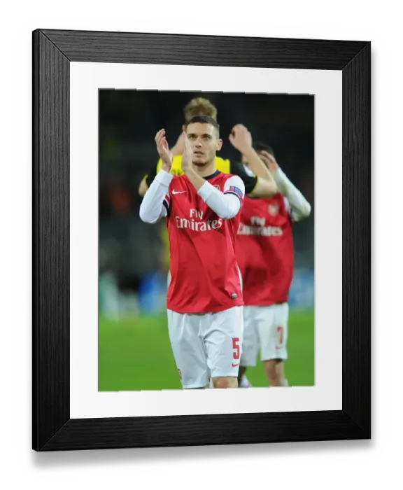 Framed Print : Thomas Vermaelen Applauding Arsenal Fans at Borussia Dortmund, UEFA Champions League (2013-14)