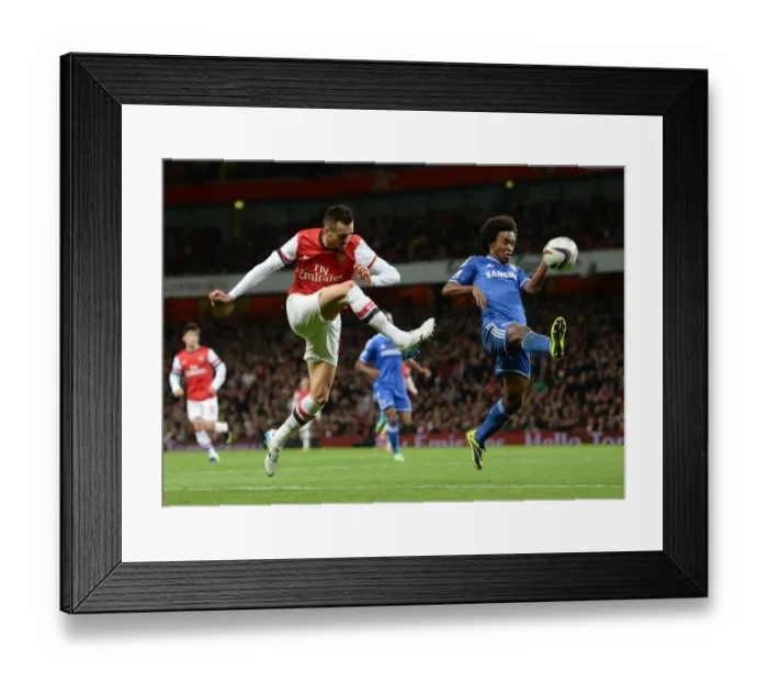 Framed Print : Arsenal vs. Chelsea: Clash of Wings - Jenkinson vs. Willian in the Capital One Cup