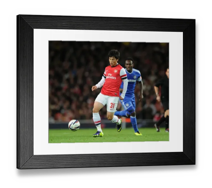 Framed Print : Ryo Miyaichi (Arsenal). Arsenal 0: 2 Chelsea. Capital One Cup 4th Round. Emirates Stadium, 29  /  10  /  13