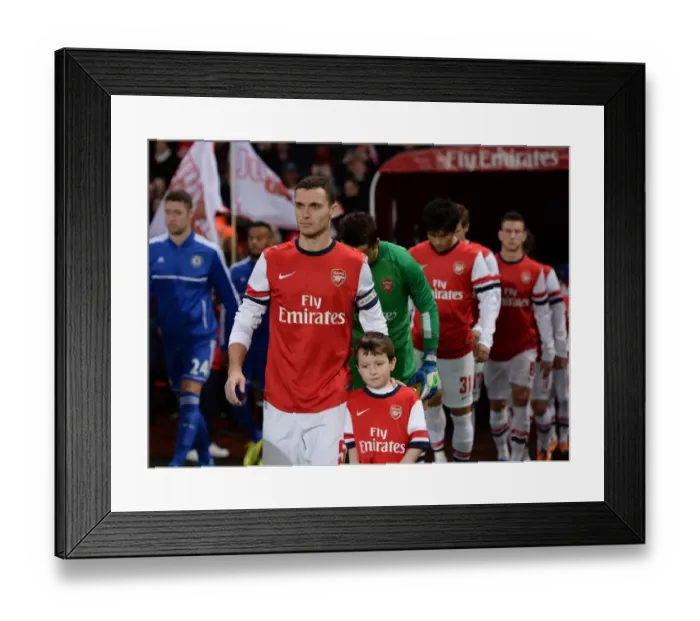 Framed Print : Thomas Vermaelen: Arsenal's Defensive Wall Against Chelsea in Capital One Cup