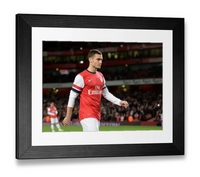 Framed Print : Thomas Vermaelen: Arsenal's Focus Before Arsenal v Chelsea - Capital One Cup 2013-14 Framed Print : Thomas Vermaelen: Arsenal's Focus Before Arsenal v Chelsea - Capital One Cup 2013-14