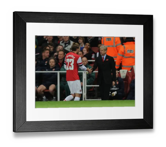 Framed Print : Arsene Wenger and Nicklas Bendtner: A Moment After Substitution - Arsenal vs Chelsea, Capital One Cup 2013-14 Framed Print : Arsene Wenger and Nicklas Bendtner: A Moment After Substitution - Arsenal vs Chelsea, Capital One Cup 2013-14