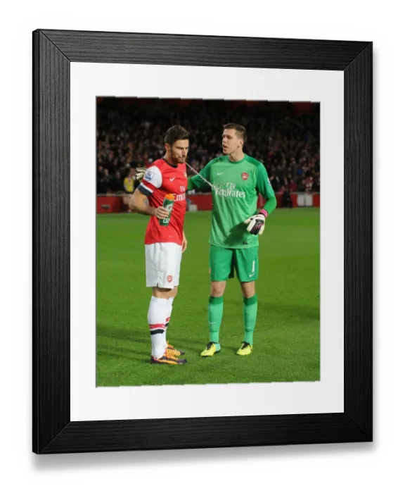 Framed Print : Arsenal's Giroud and Szczesny: Pre-Match Focus before Arsenal vs Liverpool, 2013-14 Premier League Framed Print : Arsenal's Giroud and Szczesny: Pre-Match Focus before Arsenal vs Liverpool, 2013-14 Premier League