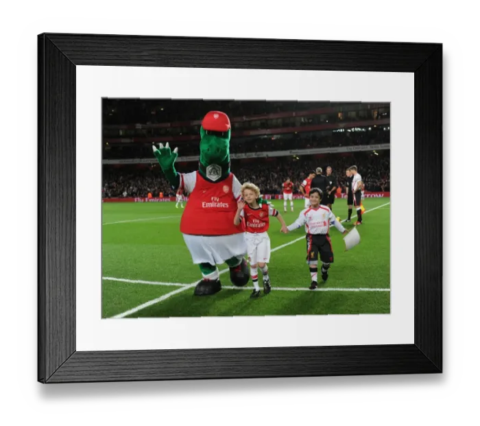 Framed Print : Arsenal vs Liverpool: The Battle of the Emirates (2013-14) Framed Print : Arsenal vs Liverpool: The Battle of the Emirates (2013-14)