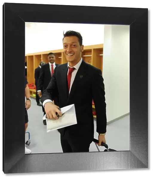 Mesut Ozil Arrives at Arsenal Changing Room Before Arsenal vs Liverpool (2013-14)