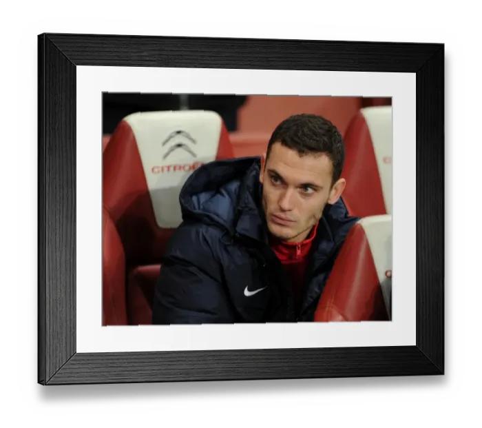 Framed Print : Thomas Vermaelen: Focused and Ready - Arsenal vs Liverpool, Premier League 2013-14