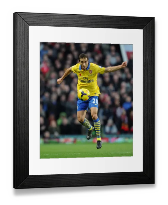 Framed Print : Flamini's Fierce Battle: Arsenal vs Manchester United, Premier League 2013-14 Framed Print : Flamini's Fierce Battle: Arsenal vs Manchester United, Premier League 2013-14