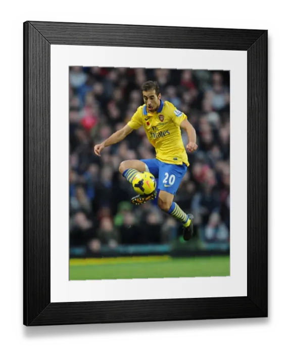 Framed Print : Flamini's Fierce Battle: Arsenal vs Manchester United, Premier League 2013-14 - Mathieu Flamini in Action Framed Print : Flamini's Fierce Battle: Arsenal vs Manchester United, Premier League 2013-14 - Mathieu Flamini in Action