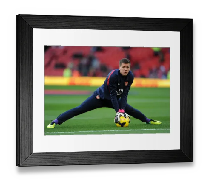 Framed Print : Wojciech Szczesny: Focused Before Manchester United vs Arsenal (Premier League 2013-14)