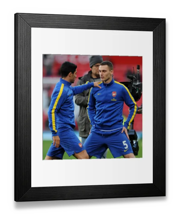 Framed Print : Mikel Arteta and Thomas Vermaelen: Pre-Match Conversation (Manchester United vs Arsenal, 2013-14) Framed Print : Mikel Arteta and Thomas Vermaelen: Pre-Match Conversation (Manchester United vs Arsenal, 2013-14)