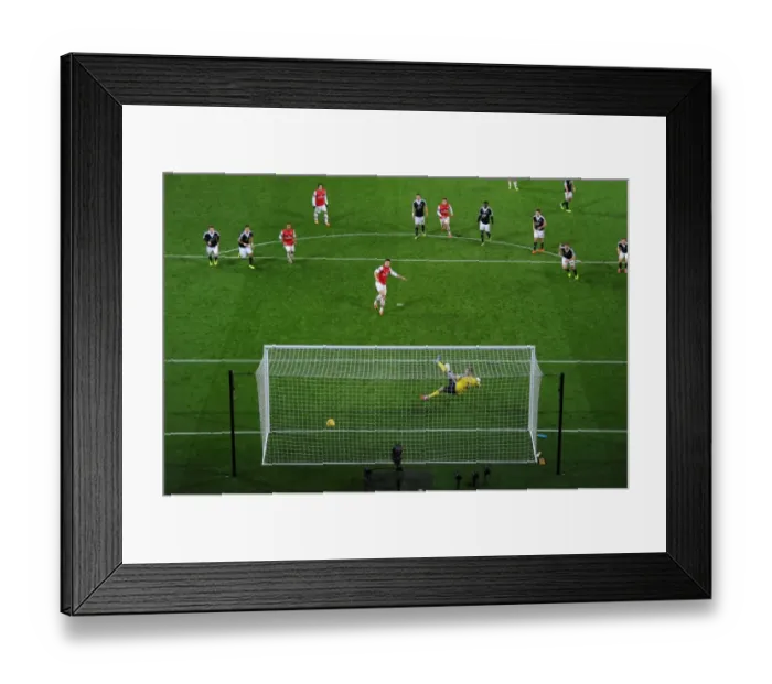 Framed Print : Giroud Scores Past Boruc: Arsenal vs Southampton, Premier League 2013-14 Framed Print : Giroud Scores Past Boruc: Arsenal vs Southampton, Premier League 2013-14
