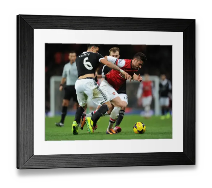 Framed Print : Arsenal vs Southampton: Olivier Giroud vs Jose Fonte Clash in Premier League
