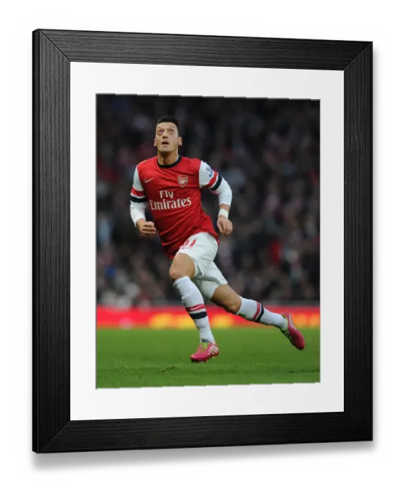 Framed Print : Mesut Ozil in Action: Arsenal vs Southampton, Premier League 2013-14