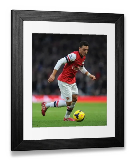 Framed Print : Mesut Ozil in Action: Arsenal vs Southampton, Premier League 2013-14