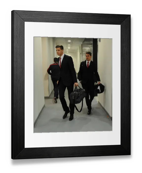 Framed Print : Arsenal: Szczesny and Ramsey in the Changing Room before Arsenal v Southampton (2013-14)