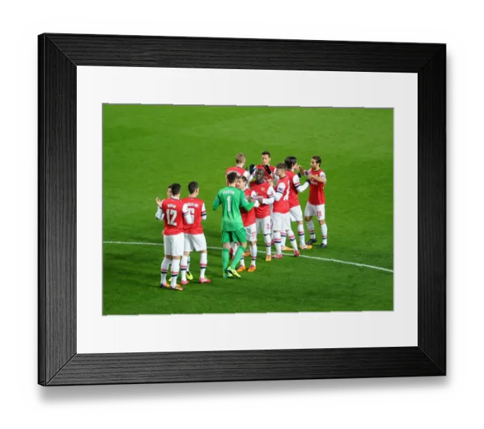 Framed Print : Arsenal Players Unite Before Arsenal vs. Marseille, UEFA Champions League (2013-14) Framed Print : Arsenal Players Unite Before Arsenal vs. Marseille, UEFA Champions League (2013-14)