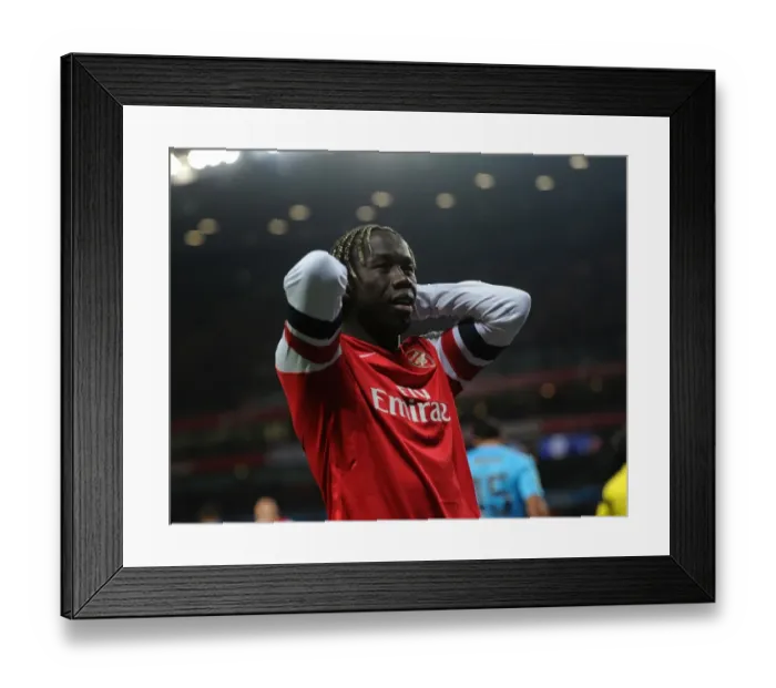Framed Print : Bacary Sagna in Action: Arsenal vs Marseille, UEFA Champions League 2013-14
