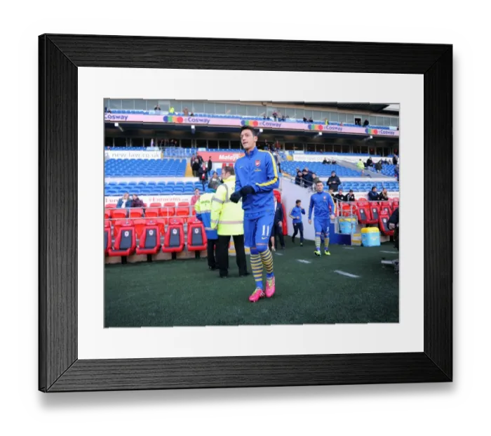 Framed Print : Mesut Ozil Warming Up: Cardiff City vs. Arsenal, Premier League 2013-14