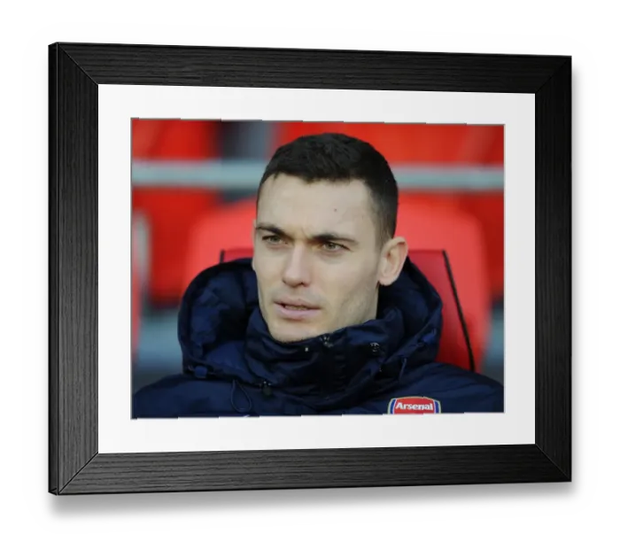 Framed Print : Thomas Vermaelen: Focused at Cardiff City Stadium (Arsenal vs. Cardiff City, Premier League 2013-14)