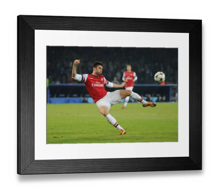 Framed Print : Olivier Giroud in Action: Napoli vs. Arsenal, UEFA Champions League 2013-14