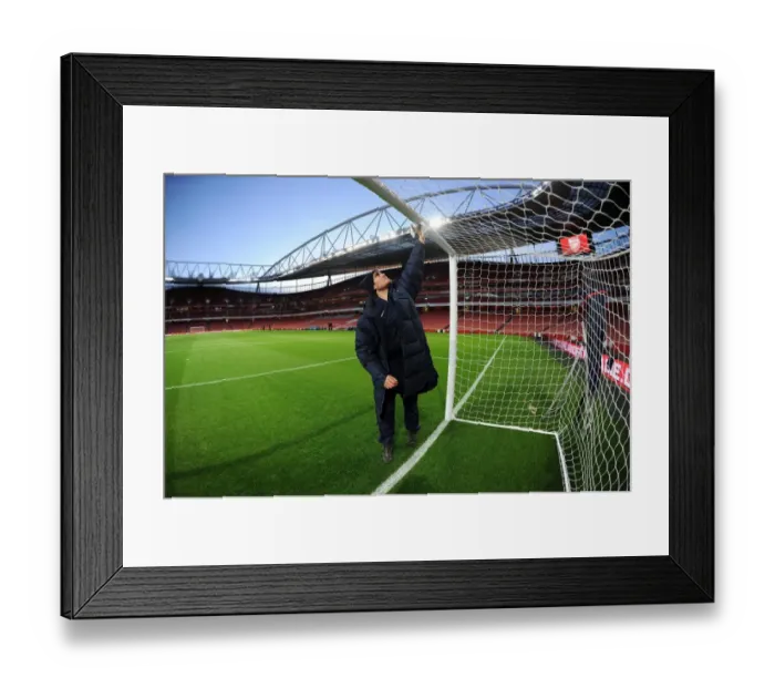 Framed Print : Arsenal Groundsmen Prepare for Kick-off: Arsenal vs Hull City, Premier League (2013-14)