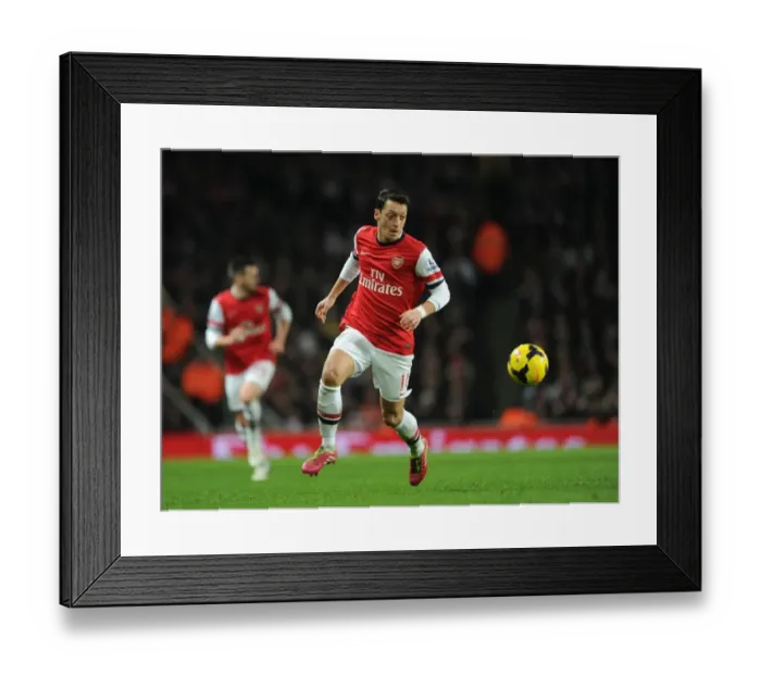 Framed Print : Mesut Ozil in Action: Arsenal vs Hull City, Premier League 2013-14