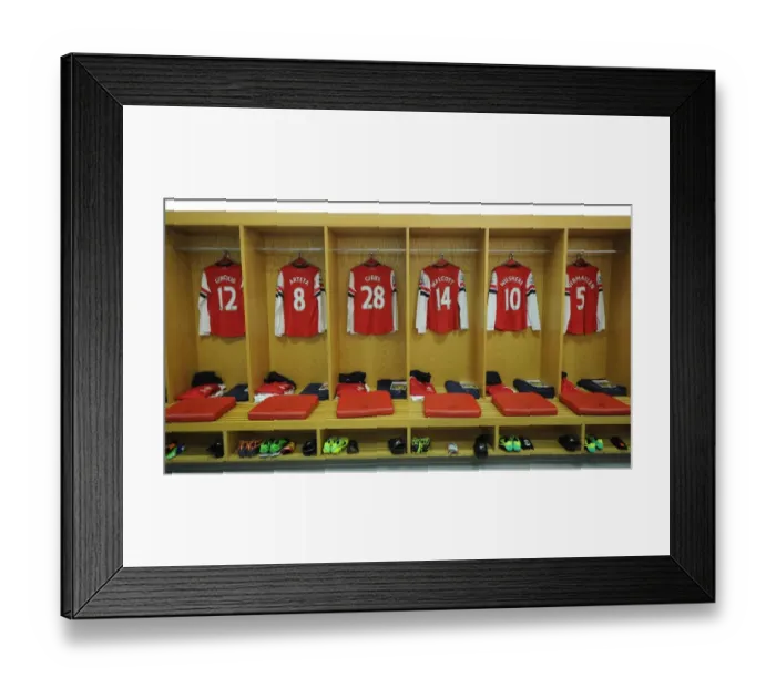 Framed Print : Arsenal Players Prepare for Premier League Clash Against Hull City (December 2013)