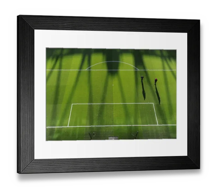 Framed Print : Arsenal: Groundsmen Prepare for Arsenal v Everton (2013-14)