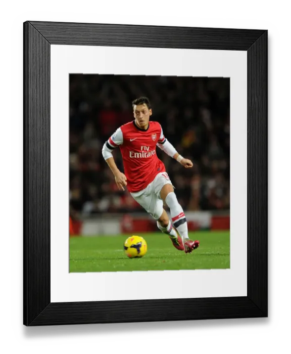 Framed Print : Mesut Ozil in Action: Arsenal vs Everton, Premier League 2013-14