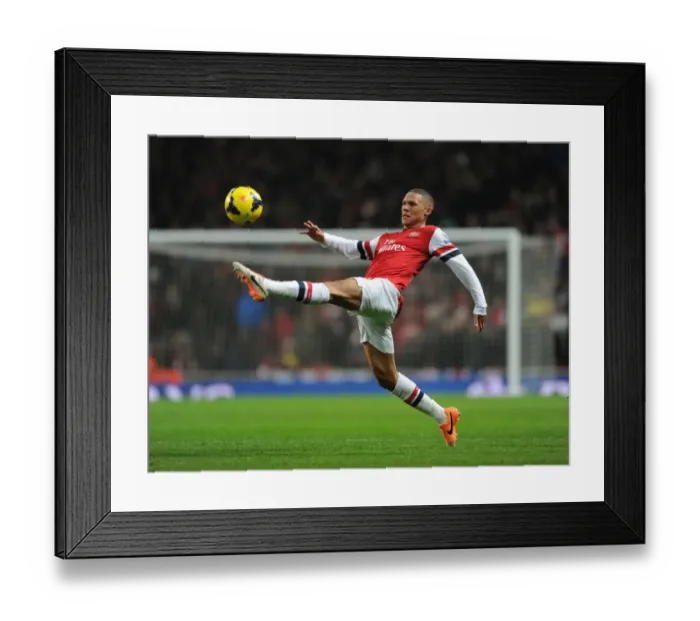 Framed Print : Arsenal's Kieran Gibbs in Action Against Chelsea (2013-14) Framed Print : Arsenal's Kieran Gibbs in Action Against Chelsea (2013-14)