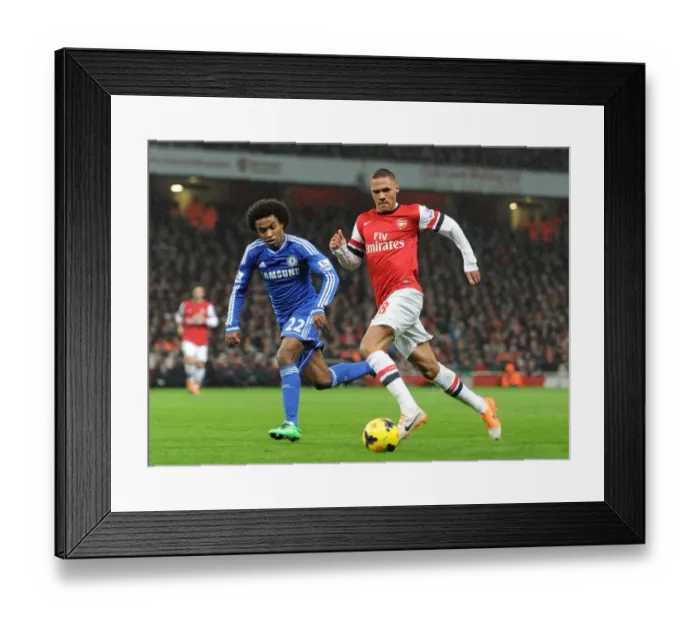 Framed Print : Arsenal vs. Chelsea: Clash of Wings - Gibbs vs. Willian (Premier League 2013-14)