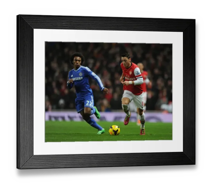 Framed Print : Mesut Ozil vs. Willian: Battle at the Emirates - Arsenal v Chelsea (2013-14) Framed Print : Mesut Ozil vs. Willian: Battle at the Emirates - Arsenal v Chelsea (2013-14)