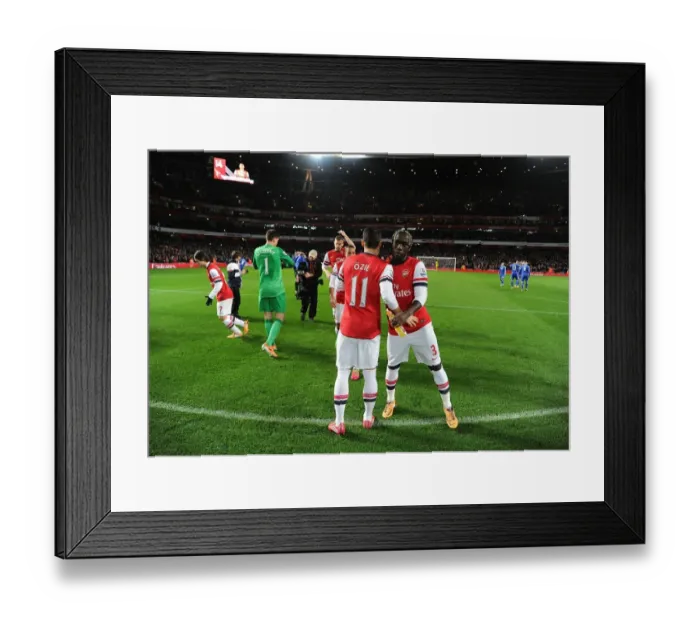Framed Print : Arsenal's Ozil and Sagna: Pre-Match Moment at Emirates Stadium (Arsenal v Chelsea, 2013-14)