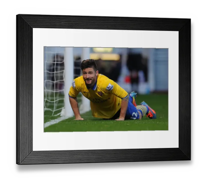 Framed Print : Olivier Giroud in Action: West Ham United vs Arsenal, Premier League 2013-14 Framed Print : Olivier Giroud in Action: West Ham United vs Arsenal, Premier League 2013-14