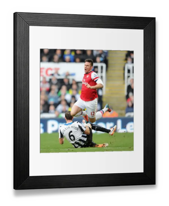 Framed Print : Giroud Foul: Olivier Giroud vs. Mike Williamson (Premier League 2013-14) Framed Print : Giroud Foul: Olivier Giroud vs. Mike Williamson (Premier League 2013-14)