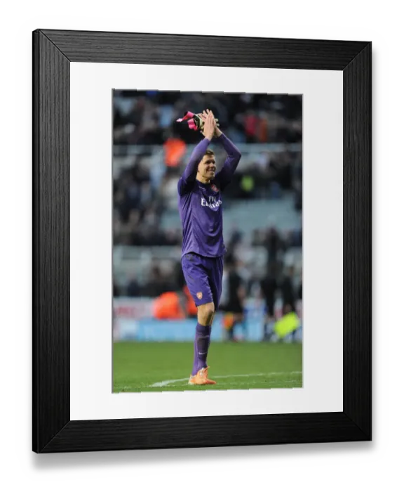 Framed Print : Wojciech Szczesny's Triumphant Moment: Newcastle United vs. Arsenal (2013-14) Framed Print : Wojciech Szczesny's Triumphant Moment: Newcastle United vs. Arsenal (2013-14)