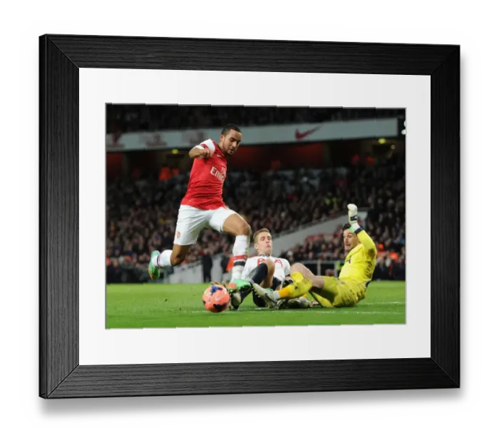 Framed Print : Theo Walcott Outmaneuvers Michael Dawson and Hugo Lloris in Arsenal's FA Cup Clash Against Tottenham