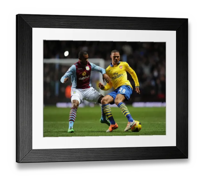 Framed Print : Aston Villa v Arsenal - Premier League Framed Print : Aston Villa v Arsenal - Premier League
