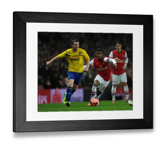 Framed Print : Arsenal's Gedion Zelalem Closes Down Coventry's John Fleck in FA Cup Fourth Round