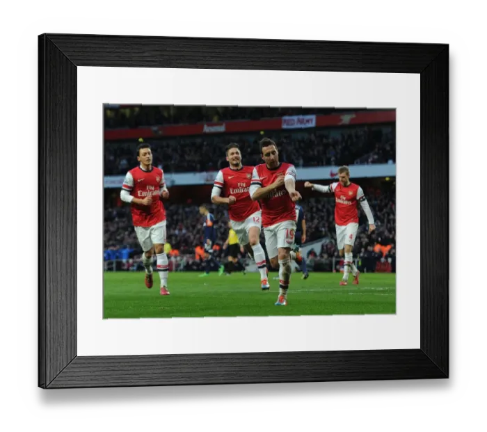 Framed Print : Arsenal v Fulham - Premier League Framed Print : Arsenal v Fulham - Premier League